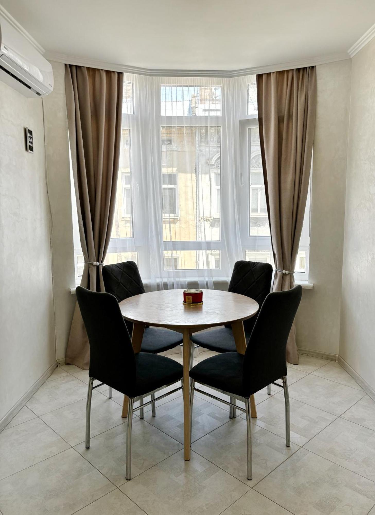 Apartment In Khmelnytsky Street Lviv Exterior foto